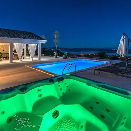 Luxury Belvedere Villa *